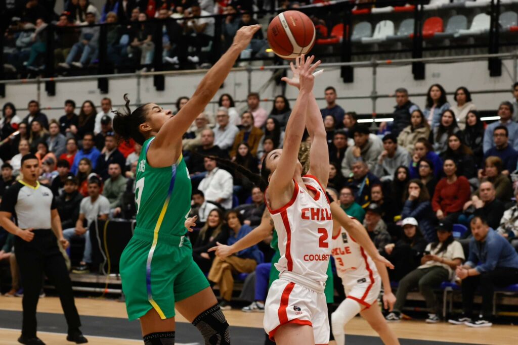 El equipo nacional se jugará la chance de clasificar este miércoles ante Argentina. Foto: Sebastián Miranda/COCH.