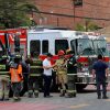 Bomberos a las afueras del Internado Nacional Barros Arana (INBA) tras incendio.