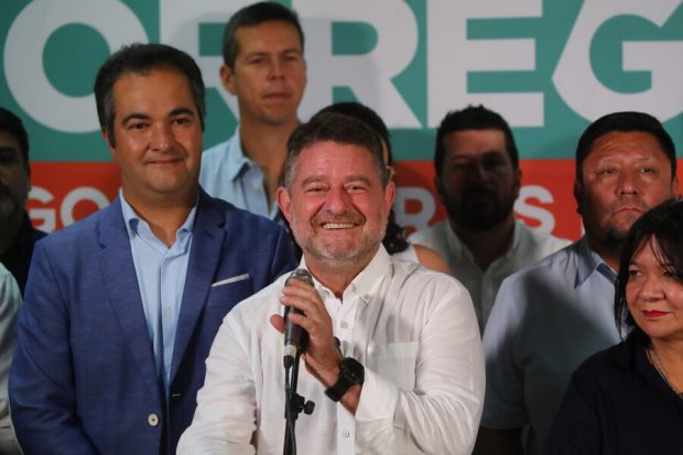 Claudio Orrego se reúne con alcaldes electos