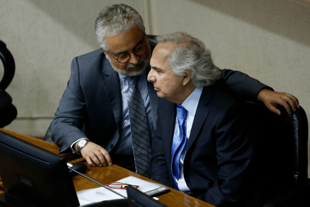 Luis Hermosilla y Andrés Chadwick durante la acusación constitucional a este último. Foto ATON