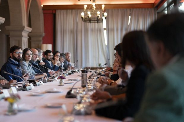 Reunión oficialista en Palacio Presidencial Cerro Castillo