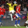 El jugador de la seleccion chilena Alexander Aravena, derecha, disputa el balon con Luis Sinisterra de Colombia durante el partido de clasificacion al mundial 2026 realizado en el estadio Monumental de Santiago, Chile.
12/09/2023
Jonnathan Oyarzun/Photosport