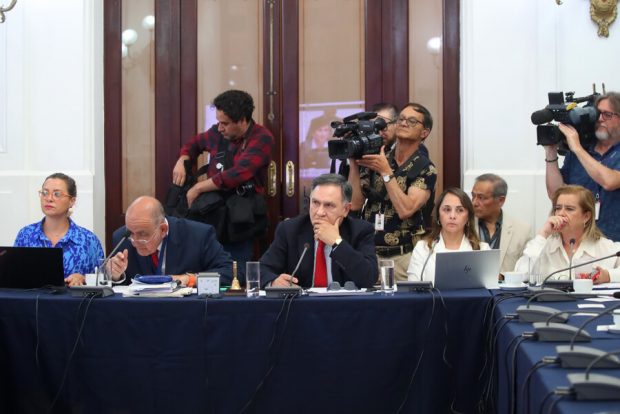 La Comisión Especial Investigadora por el caso Monsalve sesiona en la Sala de Lectura del Congreso de Santiago.