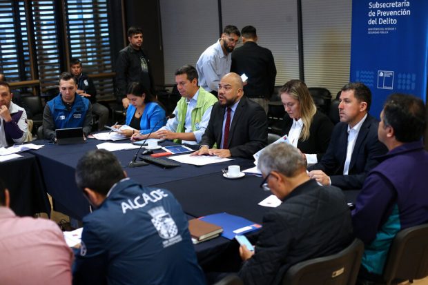 Subsecretario de Prevención del Delito, Eduardo Vergara, encabeza presentación de la Estrategia Preventiva de seguridad 2025 para los municipios.