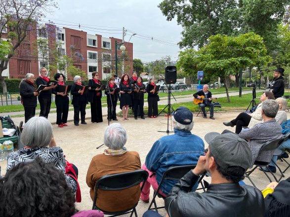 Coro Voces de la Rebeldía en la conmemoración a Diana Aron 