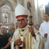 El cardenal Fernando Chomali preside la misa de navidad en la Catedral de Santiago.