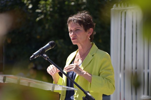 Ministra del interior, Carolina Tohá realiza discurso inaugural de nueva sede Banco Estado.