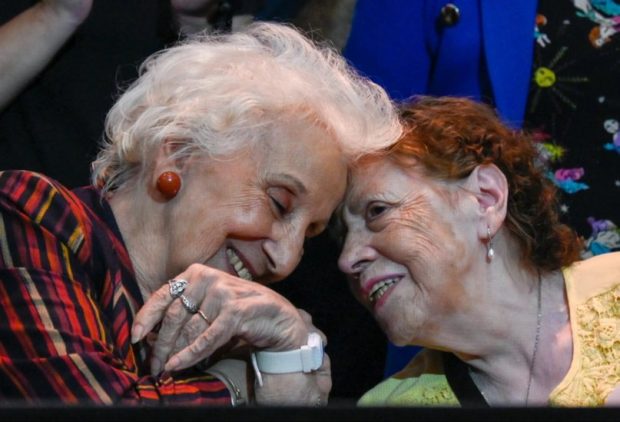 Abuelas de Plaza de Mayo