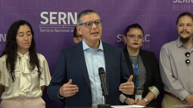 Director nacional del Sernac, Andrés Herrera, en un punto de prensa.