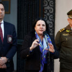 Megaoperativo policial en siete regiones: 459 detenidos, incautaciones y la promesa de Steinert de seguir con los procedimientos Ministra de Seguridad, Trinidad Steiner; director general de la PDI, Eduardo Cerna, y el general director de Carabineros, Marcelo Araya.