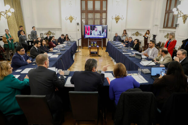 Integrantes de la Comisión de Hacienda.