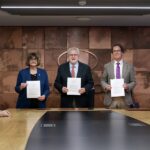Codelco, U. de Chile y U. Católica crean instituto para abordar los desafíos de la minería profunda Autoridades de Codelco, U. de Chile y U. Católica firmaron el Memorándum de Entendimiento que sienta las bases para la creación del Instituto de Minería Compleja.