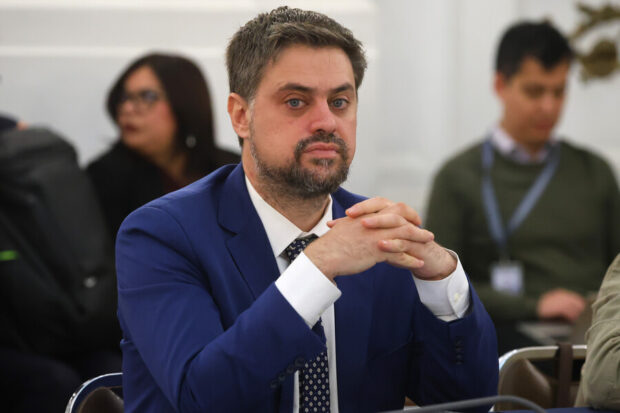 Daniel Manouchehri.