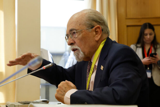 Profe José Maza.