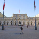 Gobierno detecta riesgo fiscal por más de US$9 mil 200 millones tras "auditoría total" a la gestión Boric Frontis del palacio de La Moneda.