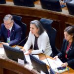 Ministerio de Salud reduce a 2,5% el ajuste fiscal solicitado por Hacienda Minsal reduce el ajuste fiscal solicitado por Hacienda con foco en eficiencia y gestión, sin afectar la atención de pacientes.