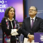 La ministra de Salud, May Chomalí y el subsecretario de Redes Asistenciales, Julio Montt