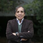 Óscar Ramírez, director artístico y coreógrafo histórico de la agrupación, también celebra 55 años junto al Ballet Antumapu.