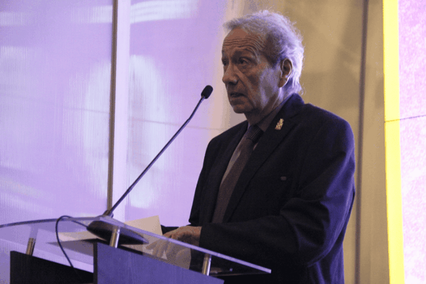 Raúl Villarroel, decano de la Facultad de Filosofía y Humanidades de la U. de Chile. 