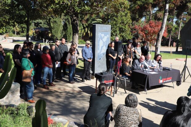 El sitio de memoria Parque por la Paz Villa Grimaldi denuncia el retraso del presupuesto 2026.