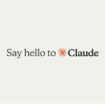 Logotipo e introducción de marca para Claude, con el texto centrado "Say hello to (icono de destello naranja) Claude" sobre un fondo color crema claro.