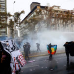 Cambio de recorrido, detenidos y denuncias de represión marcan marcha convocada por la CONFECH Movilización nacional de la Confederación de Estudiante de Chile. Foto: Aton.